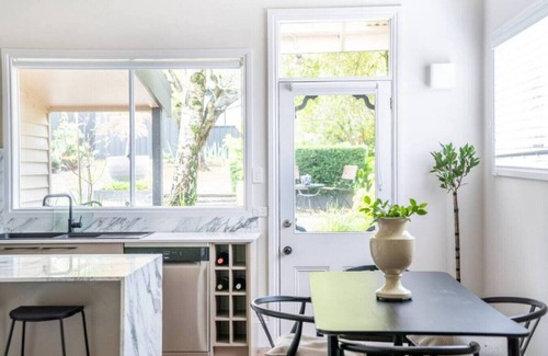 Soldiers Hill Cottage | The Gardens: High-end Heritage Cottage in Ballarat