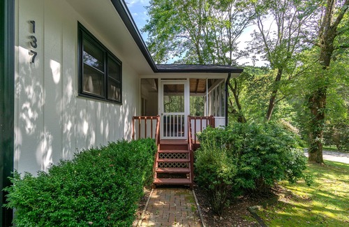Montreat House | The Gate House | Pet-friendly Montreat Home with Game Room & Screened Porch!