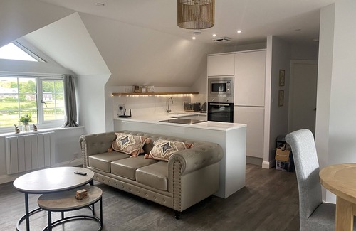Llandudno Junction House | THE GATEKEEPERS COTTAGE - SKERRY VORE in Llandudno Junction