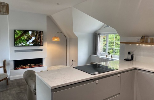 Llandudno Junction House | THE GATEKEEPERS COTTAGE - SKERRY VORE in Llandudno Junction