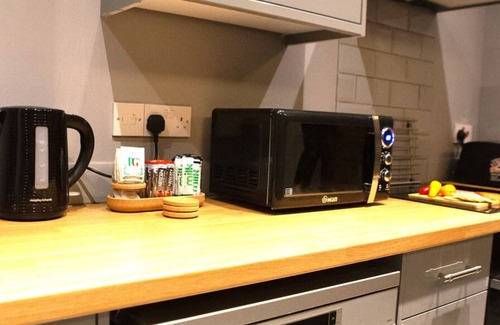 Birkenhead Apartment | The Gathering Liver House - Hot Tub - Near Liverpool