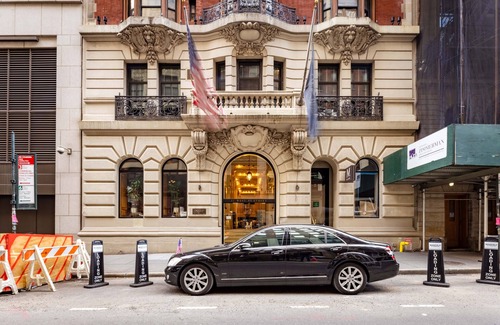 Central New York City Apartment | The Gatsby Apartment at The Historic Mansfield Residence