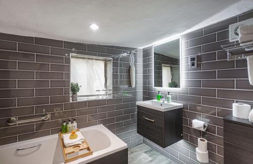Dorchester-on-Thames Hotel | The George Hotel, Dorchester-on-Thames, Oxfordshire - The Coaching Inn Group