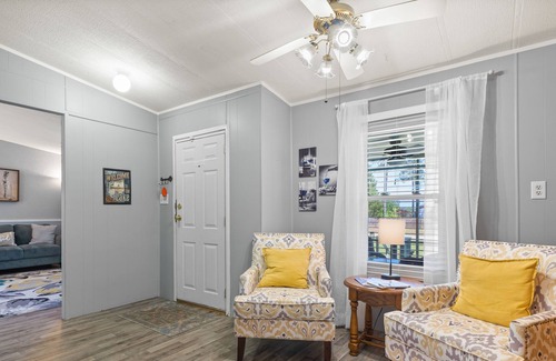 Eatonton House | The Getaway is a 3br/2bth home + Dock & Boat Ramp Access! Great Location!