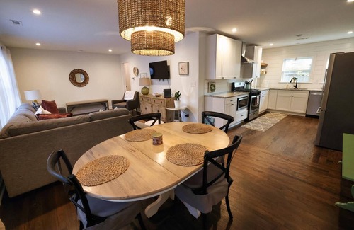 Charleston House | The Gilbert - Beautiful Home & Perfect Location