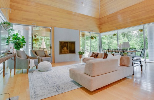 Mohnton Ski Chalet | The Glass Estate | 2 Homes w/ HOT TUB, Fire Pit + Boardwalk!