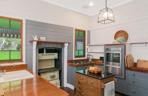 Murwillumbah House | The Glenelg Whole Residence - 8 persons