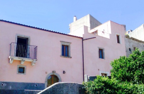 Forza d'Agro House | The "Godfathers Little Mansion"