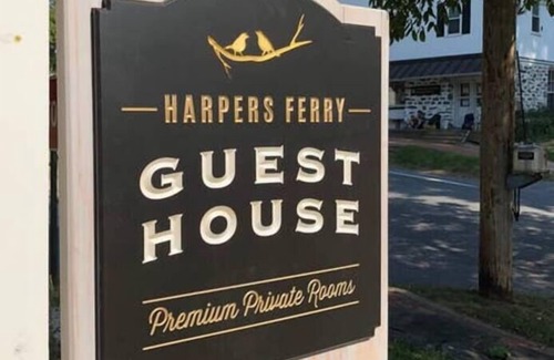 Harpers Ferry House | The Goldfinch Suite at Harpers Ferry Guest House