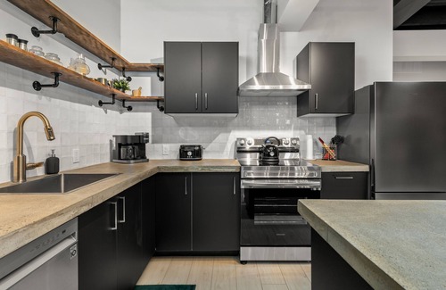 Belleville Apartment | The Goodman: Front Street Flats