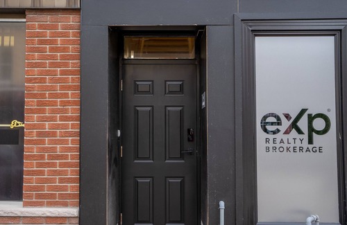 Belleville Apartment | The Goodman: Front Street Flats