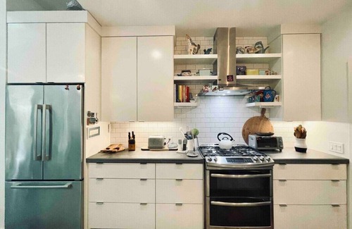 Oxford House | The Grace, Multi-family only 5 miles to Sq & campus!