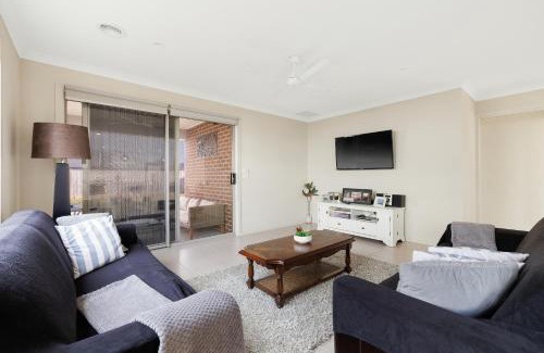 Cowes House | The Grampian in Cowes BYO LINEN & TOWELS