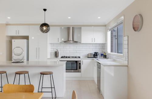 Cowes House | The Grampian in Cowes BYO LINEN & TOWELS