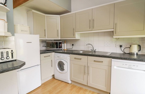 Cardigan Cottage | THE GRANARY, family friendly in Newport, Pembrokeshire