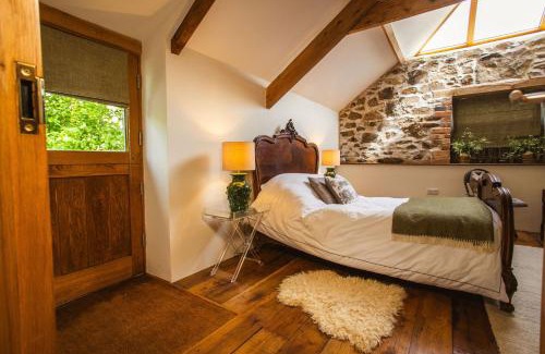 Lifton Bed & Breakfast | The Granary