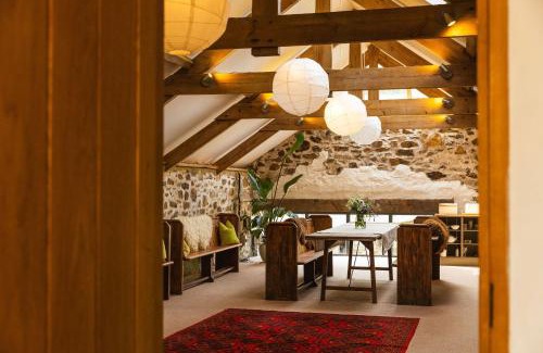 Lifton Bed & Breakfast | The Granary
