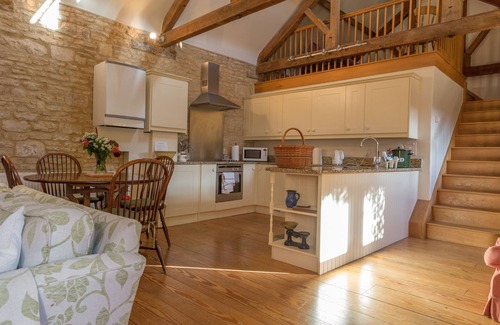 Bourton Cottage | The Granary is in a rural location, perfect for families, couples and pets.