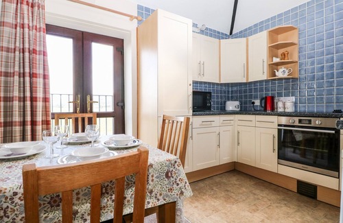 Edburton Apartment | THE GRANARY, pet friendly, with a garden in Fulking