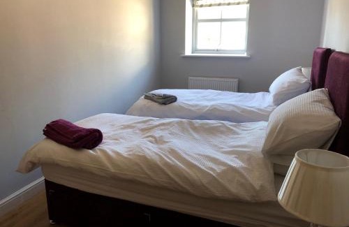 Cottingham House | The Granary, Wolds Way Holiday Cottages, spacious 3 bed cottage
