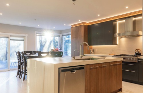 Richmond Hill House | The Grand Family Retreat