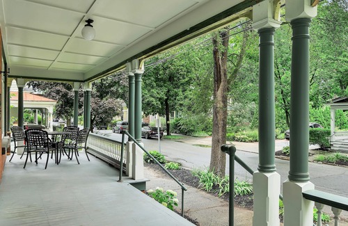 Saratoga Springs Apartment | The Grand Mare Alabama | Sleeps 4 | Free Parking