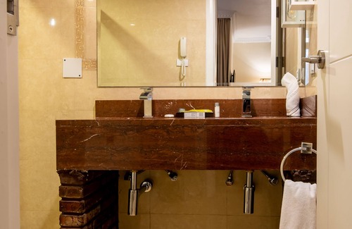 Kirkos Hotel | The Grand Palace Hotel