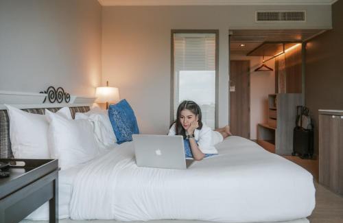 Phitsanulok Hotel | The Grand Riverside Hotel