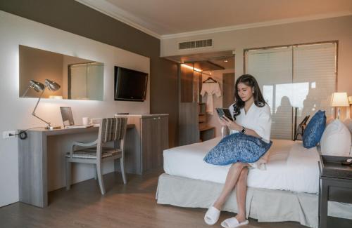 Phitsanulok Hotel | The Grand Riverside Hotel