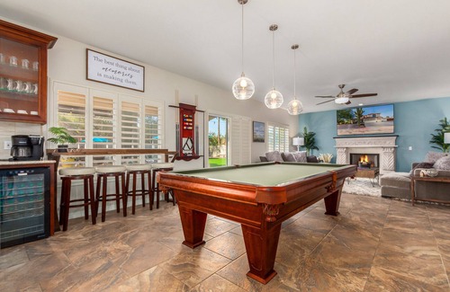 Gilbert House | The Grand Saguaro, Heated Pool, Hot Tub, Pickleball, Sleeps 27