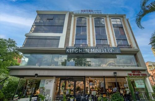 South Tukoganj Hotel | The Grand Tara