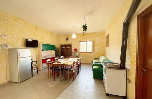 Ricigliano House | 🏡 The grandparents' farmhouse and masseria ⛰ 🧘‍♂️🐮🏕🌳