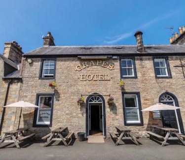Newcastleton Hotel | The Grapes Hotel