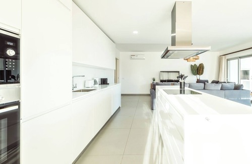 Correeira Apartment | The Green Escape – Albufeira Poolside Retreat