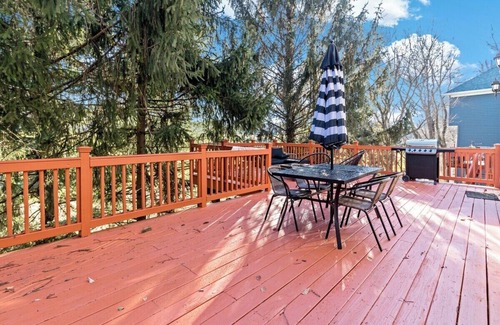 Roselawn Finance House | The Green Escape in Oakley 2 bed 1 bath