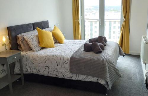 Plymouth Apartment | The Green Top flat with parking included amazing views and perfect location