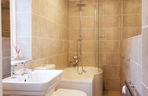 Bray on Thames Apartment | The Green Views Apartment Families, Tourists, Professionals