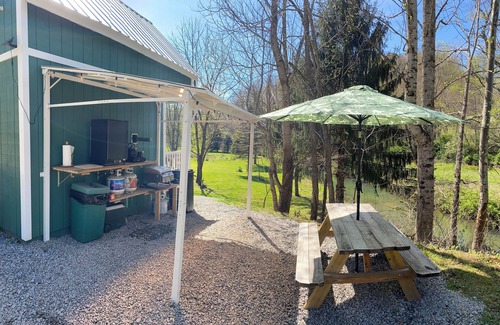 Nallen Cabin | The Greenhouse - New River Gorge National Park