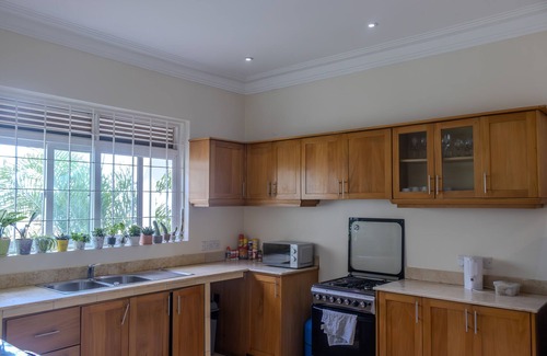 Kampala House | The Greenleaf Luxury Lubowa, Kampala. 7 BHK Detached House, Breakfast Inclusive.