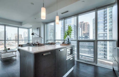 Garden District Apartment | The Greenville Deluxe Suites & Towers