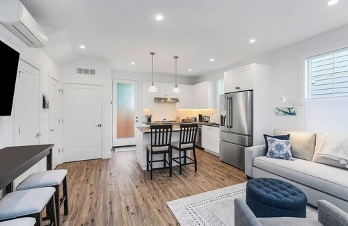 Whittier Heights Apartment | The Greenwood Gem, Seattle