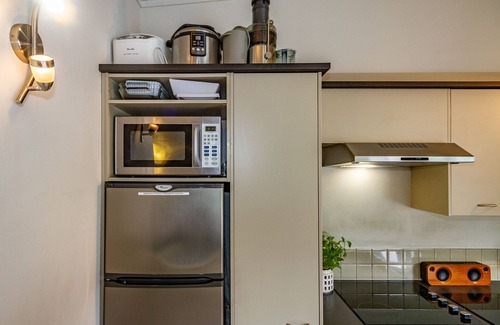 Rangataua Cottage | The Grey Straw House - Rangataua Holiday Home
