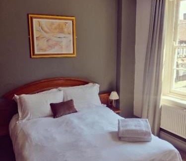 Chalfont St Peter Hotel | The Greyhound Inn