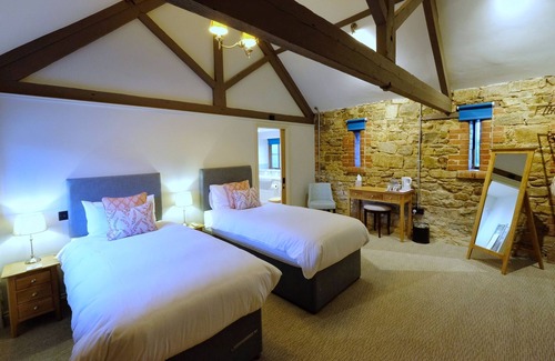 Taunton Bed & Breakfast | The Greyhound Inn Taunton