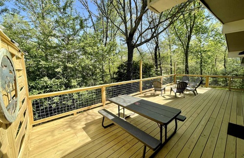 Bella Vista House | The GreyWood - a 2 bedroom bungalow on the Back40 - Permit 50277