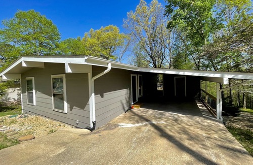 Bella Vista House | The GreyWood - a 2 bedroom bungalow on the Back40 - Permit 50277