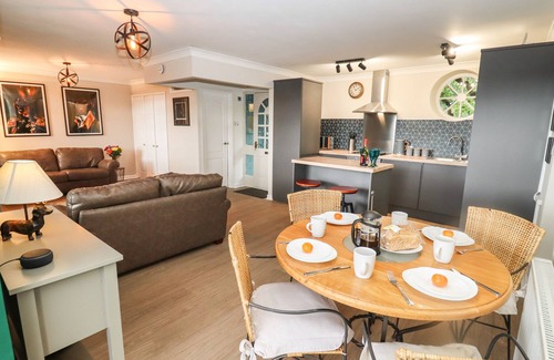 Lydney Cottage | THE GROOMS, pet friendly, with a garden in Lydney