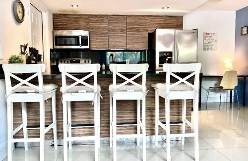 Coconut Grove Apartment | THE GROVE 1 10 MIN FROM THE BEACH. In the heart of Coconut Grove. CocoWalk