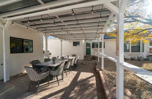 Cottonwood House | The Grove on Main, Casita with Oversized Patio