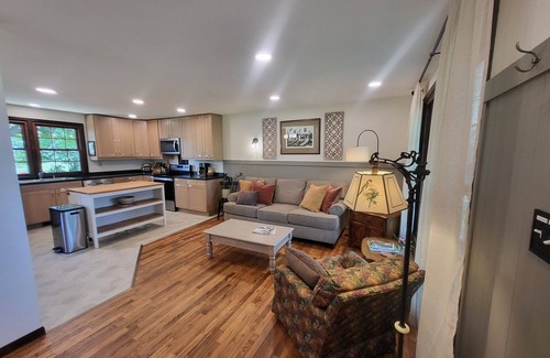 Groveland House | The Groveland Cottage